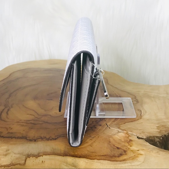 Michael Kors Jet Set Large Trifold Wallet - Picture 2 of 8